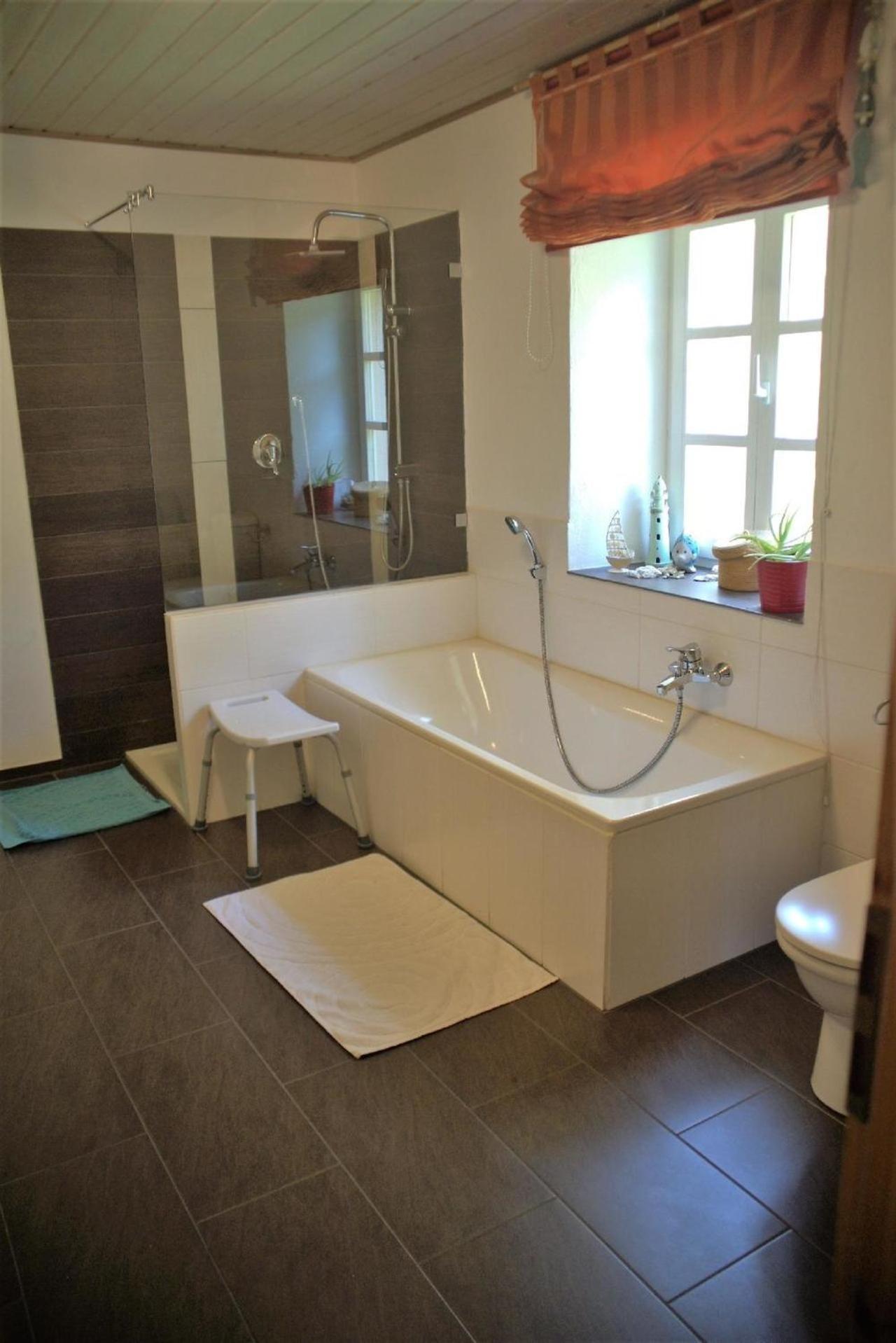 Jut Stuff - Familienfreundliche Wohnung In Rommersheim Mit Grossem Garten Exterior photo