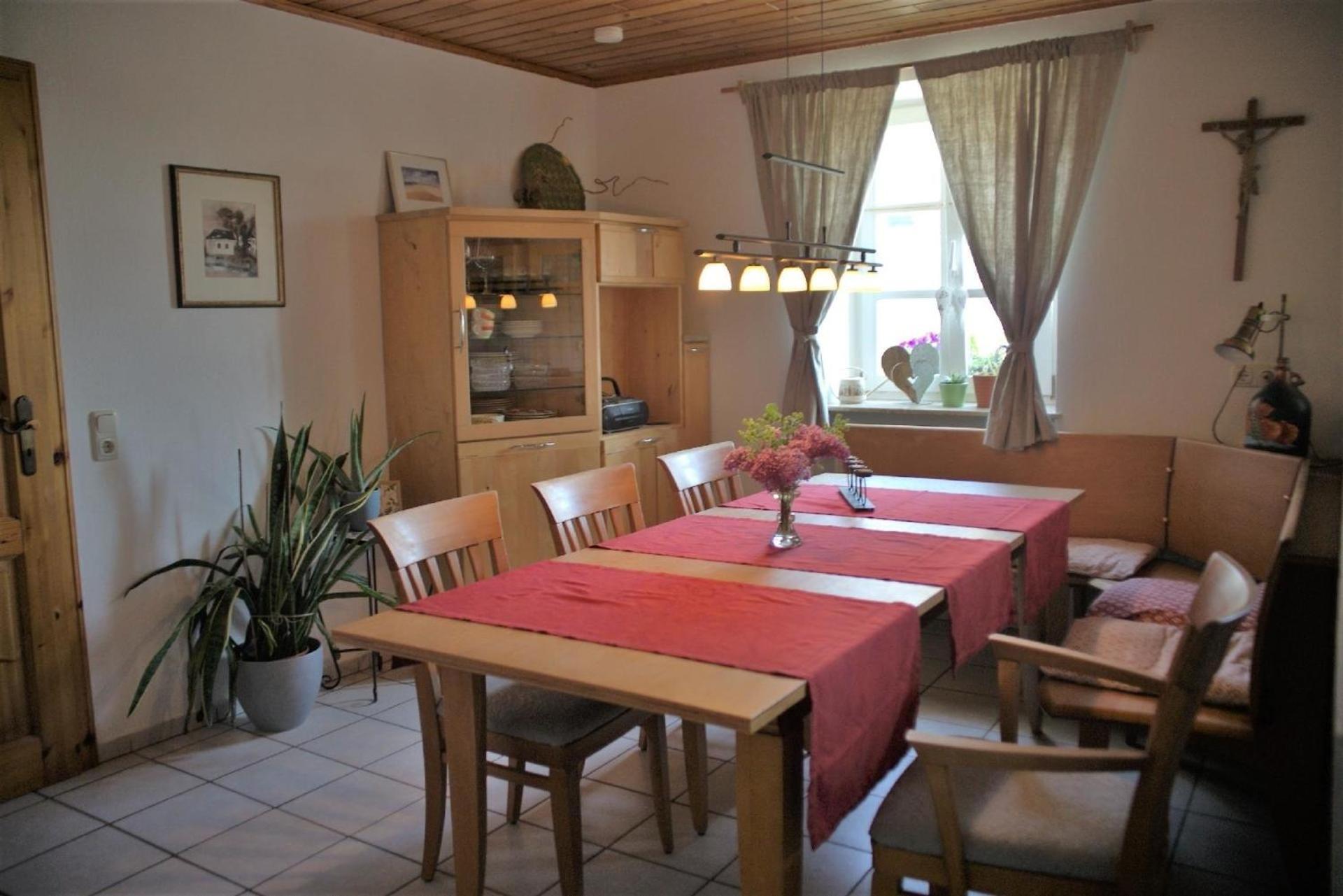 Jut Stuff - Familienfreundliche Wohnung In Rommersheim Mit Grossem Garten Exterior photo